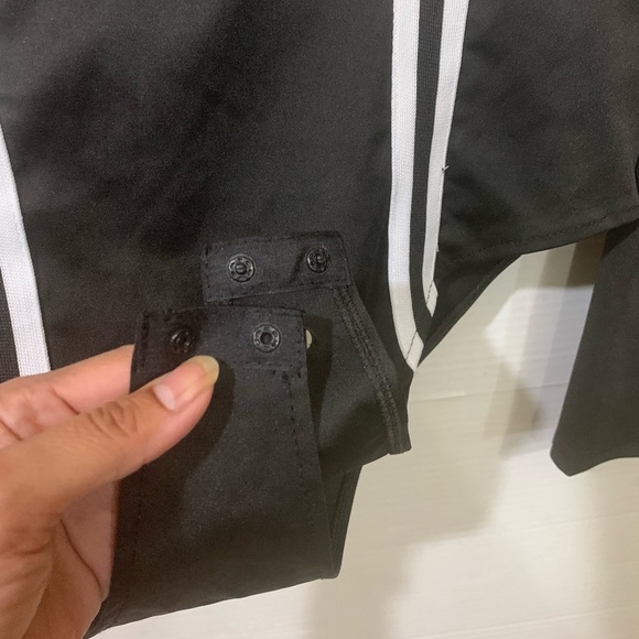 Nice Women button down blouse - Picture 2 of 6